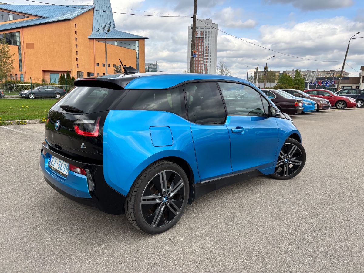 BMW i3
