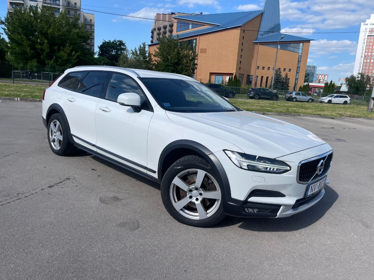 Volvo V90