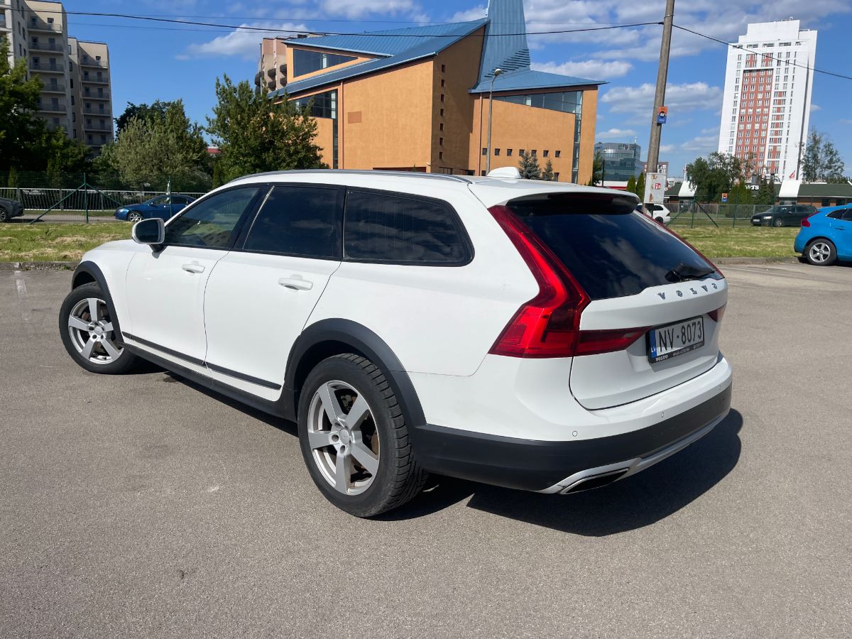 Volvo V90