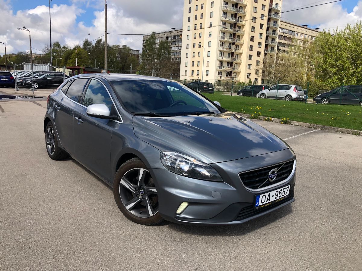 Volvo V40