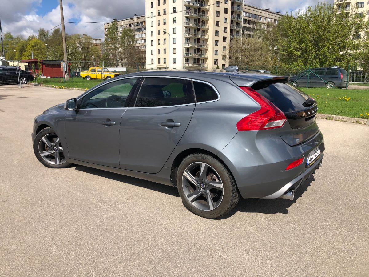 Volvo V40