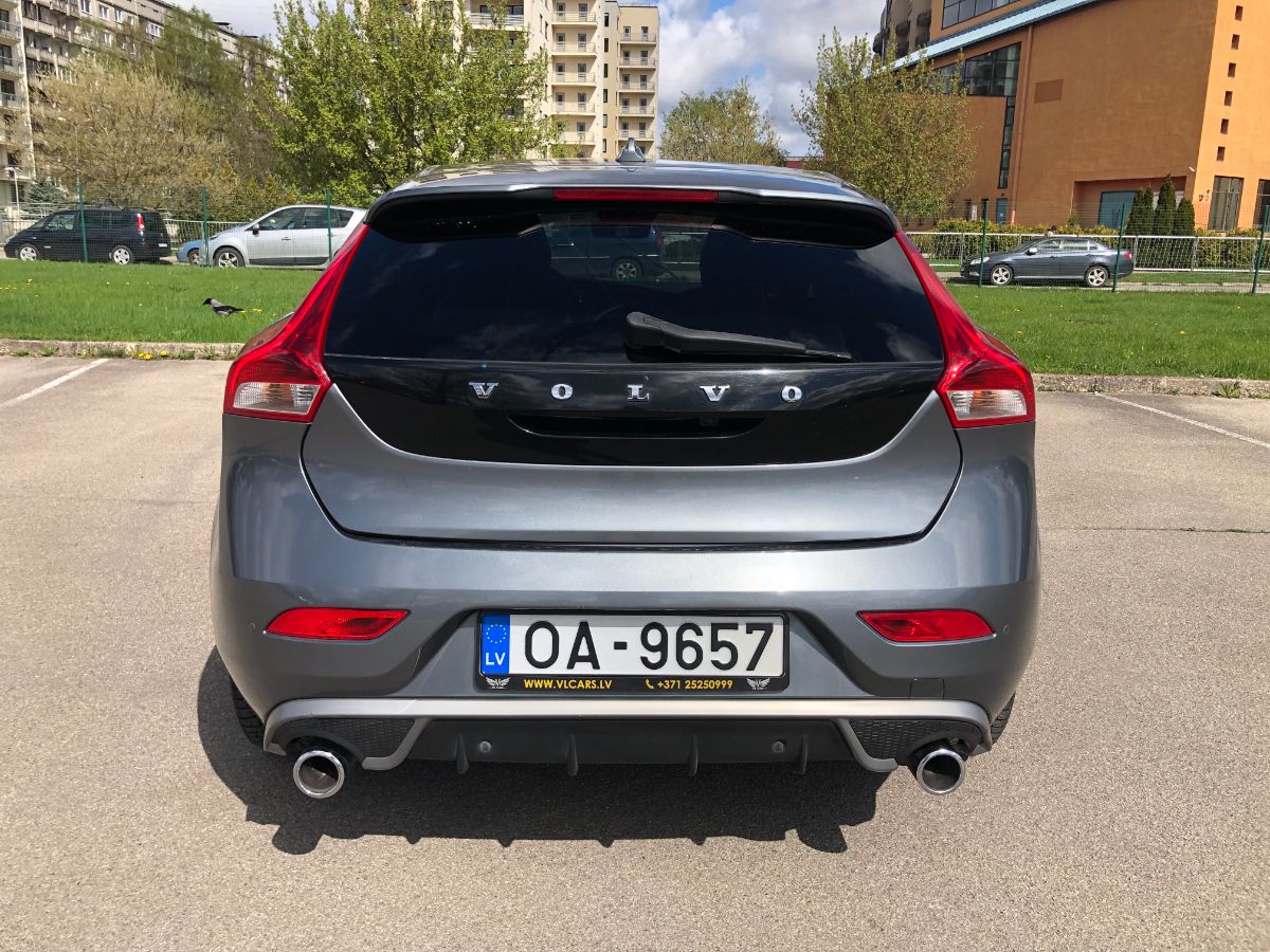 Volvo V40