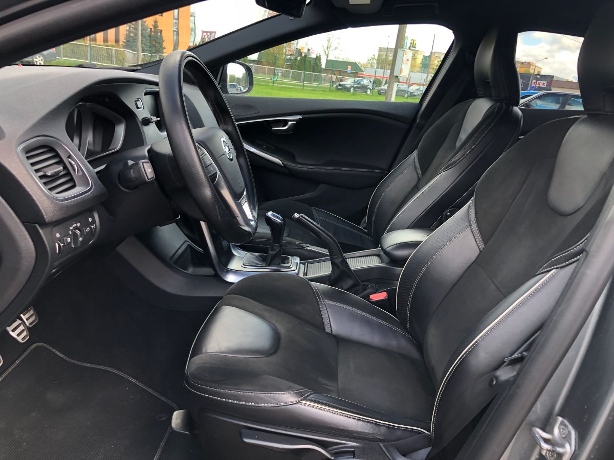 Volvo V40