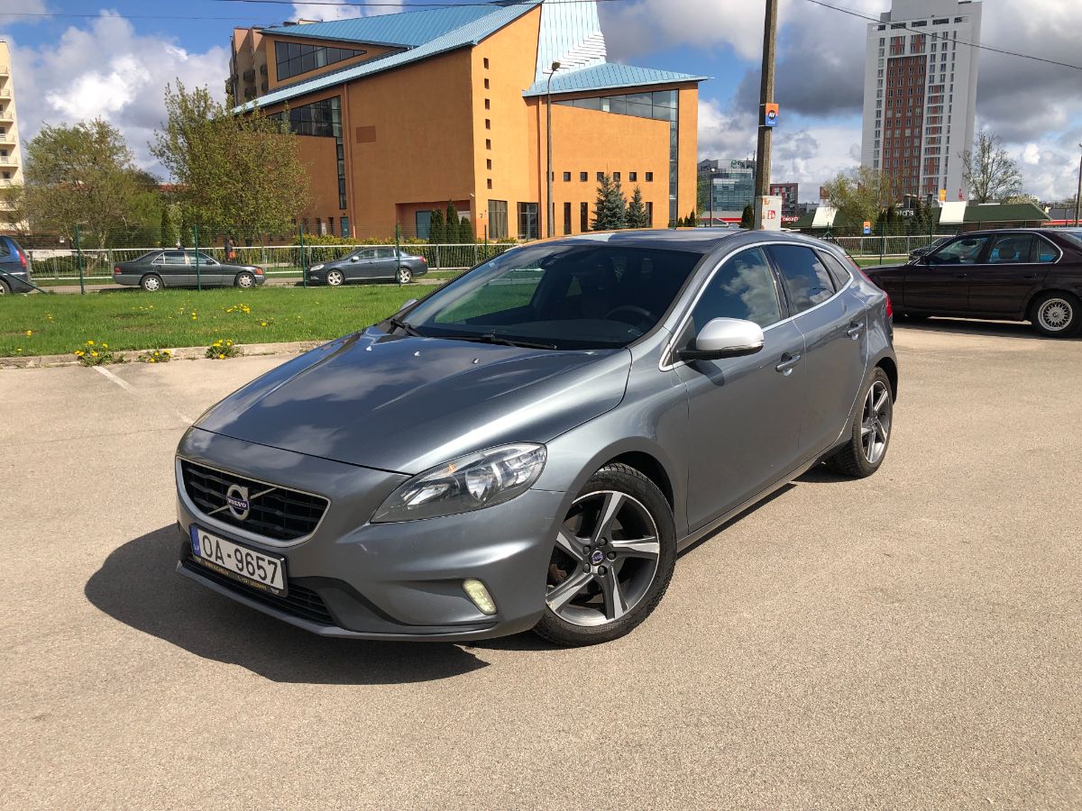 Volvo V40