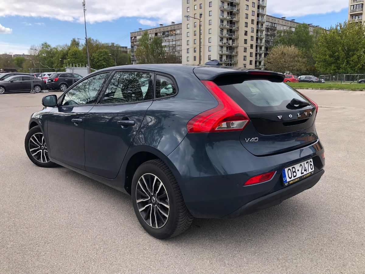 Volvo V40