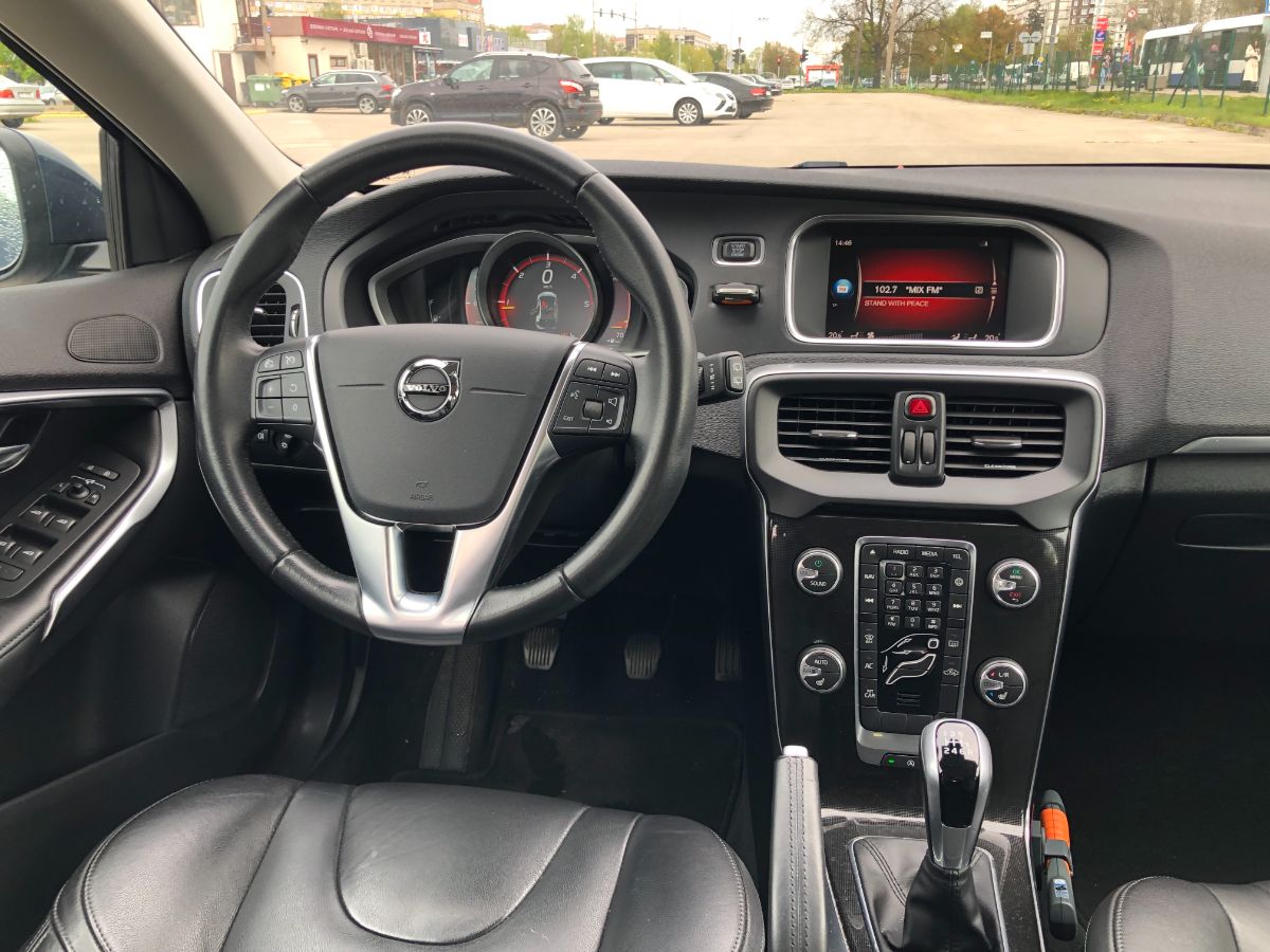 Volvo V40