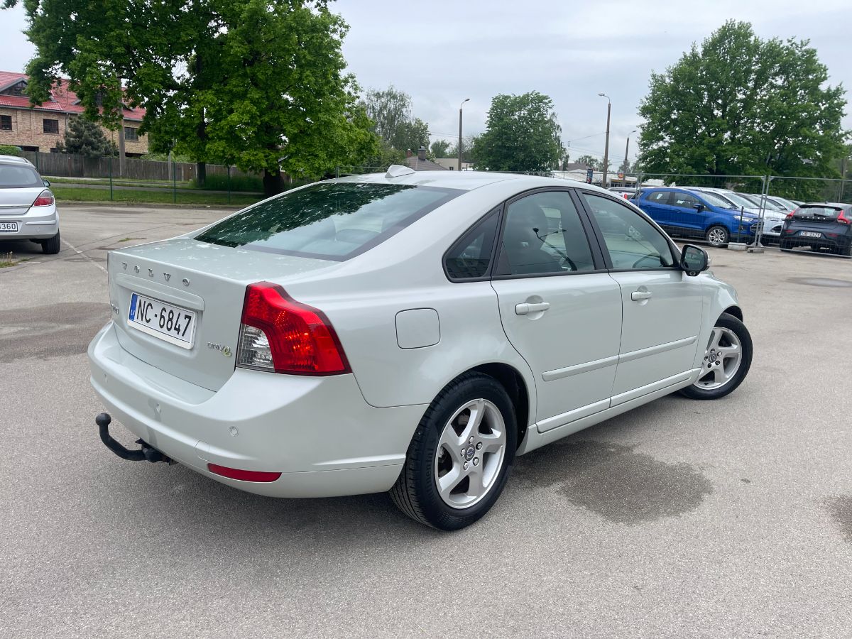 Volvo S40