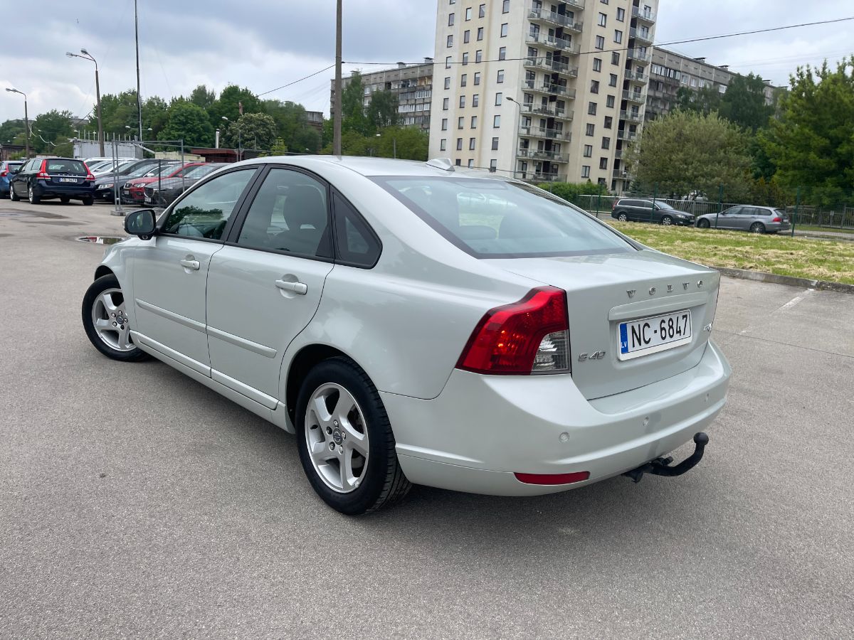 Volvo S40