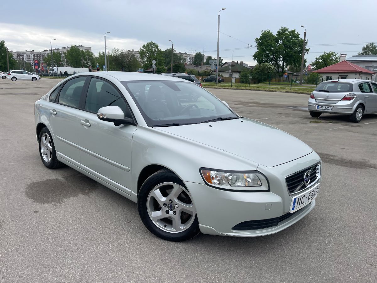 Volvo S40