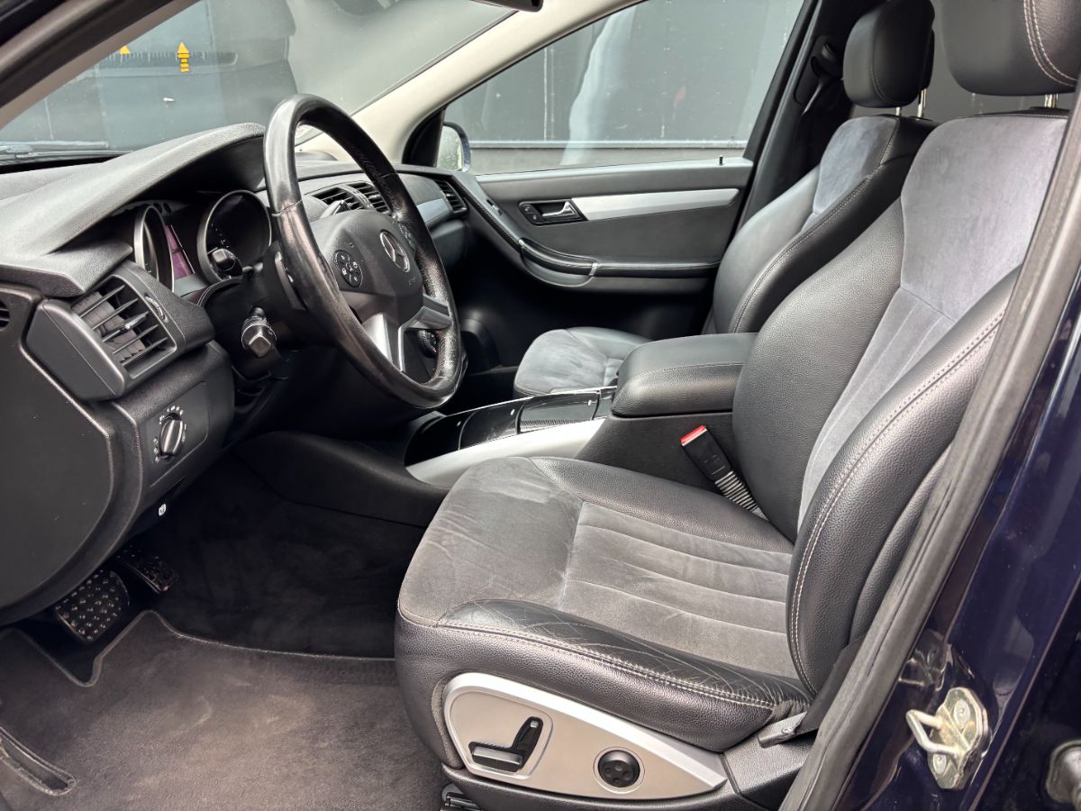 Mercedes R320