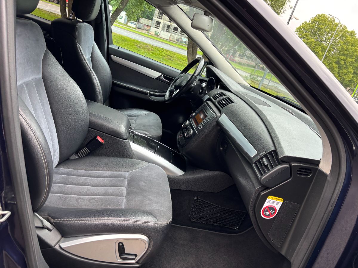 Mercedes R320