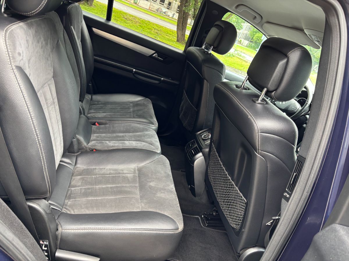 Mercedes R320